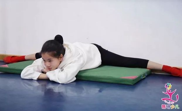 他们都说：学舞蹈的孩子特能吃苦......
