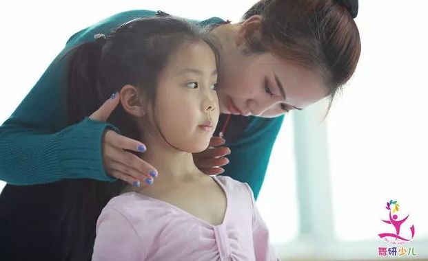 学舞蹈的5个坏习惯，家长一定要“逼”孩子改过来！