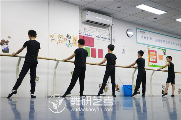 舞研艺考|该如何平衡孩子学舞蹈和玩手机的时间？