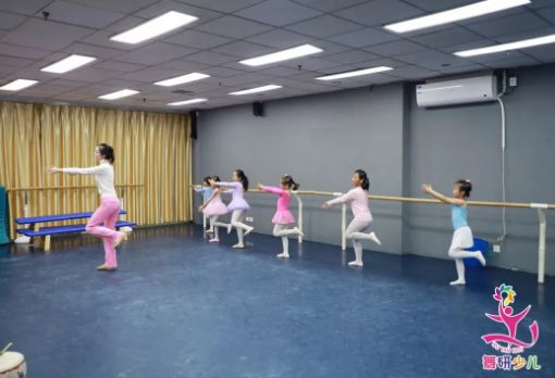 干货系列丨学舞蹈有哪些好处？孩子最好几岁开始学舞？